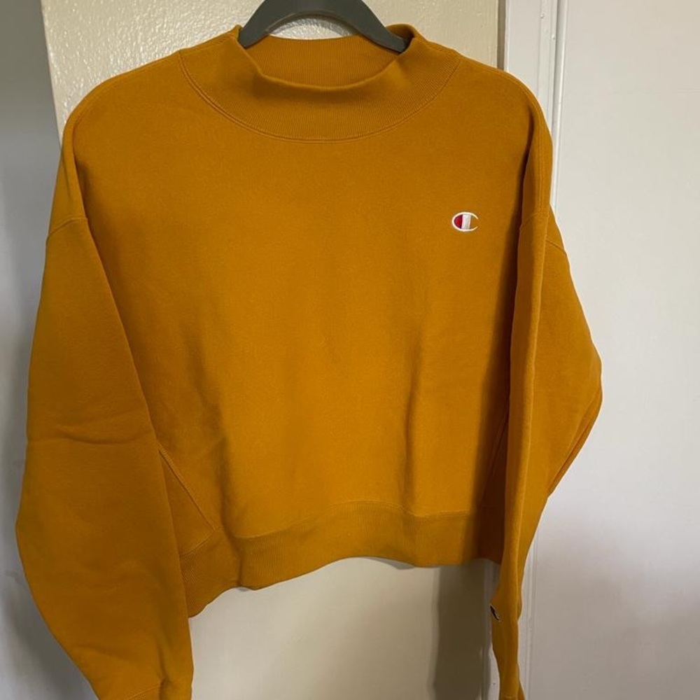 Champion Cropped Yellow Sweater